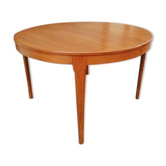 Scandinavian style table round teak 1970