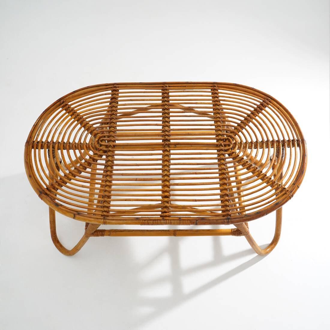 Table basse ovale en osier, années 1950