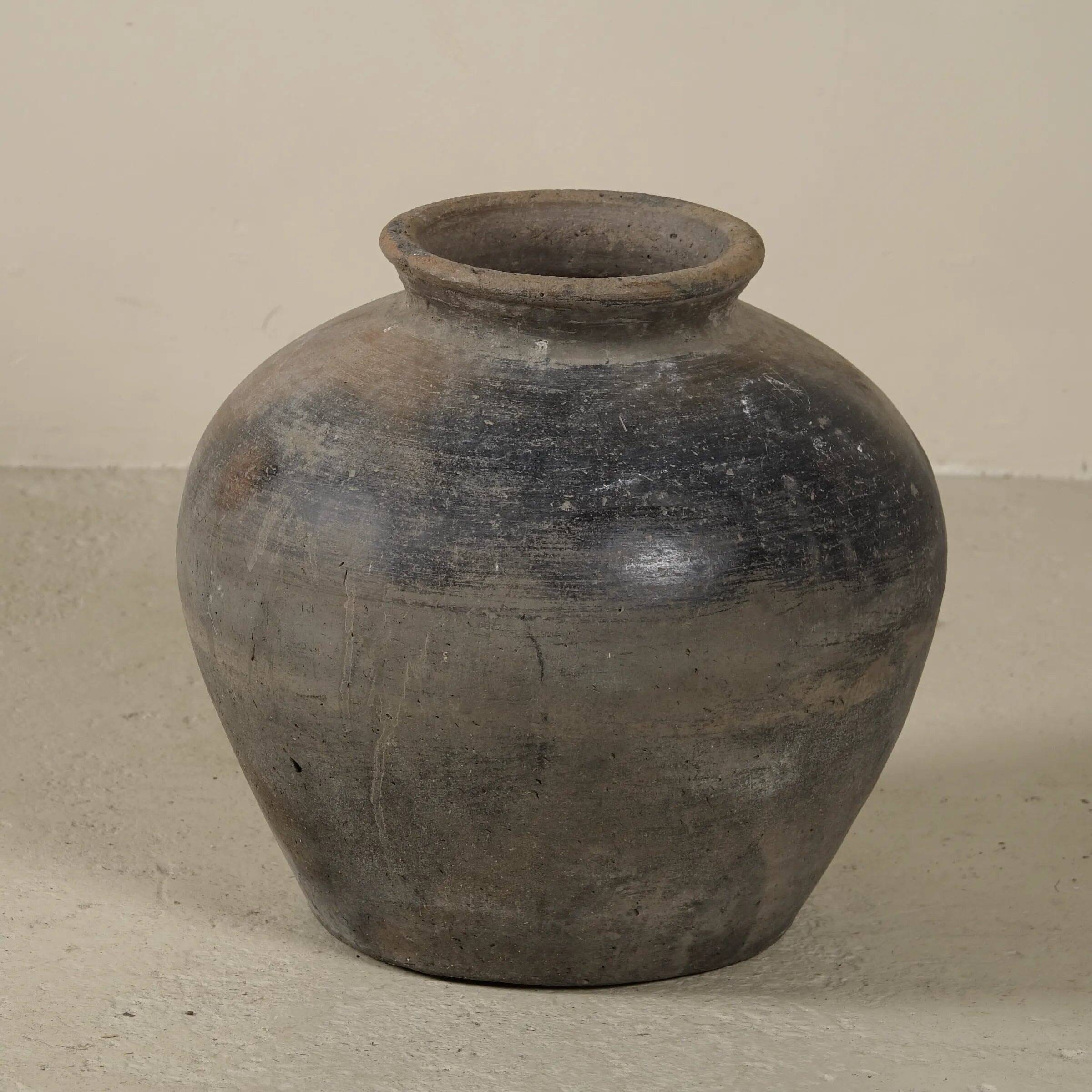 Nadi - Indian Terracotta Jar No. 1