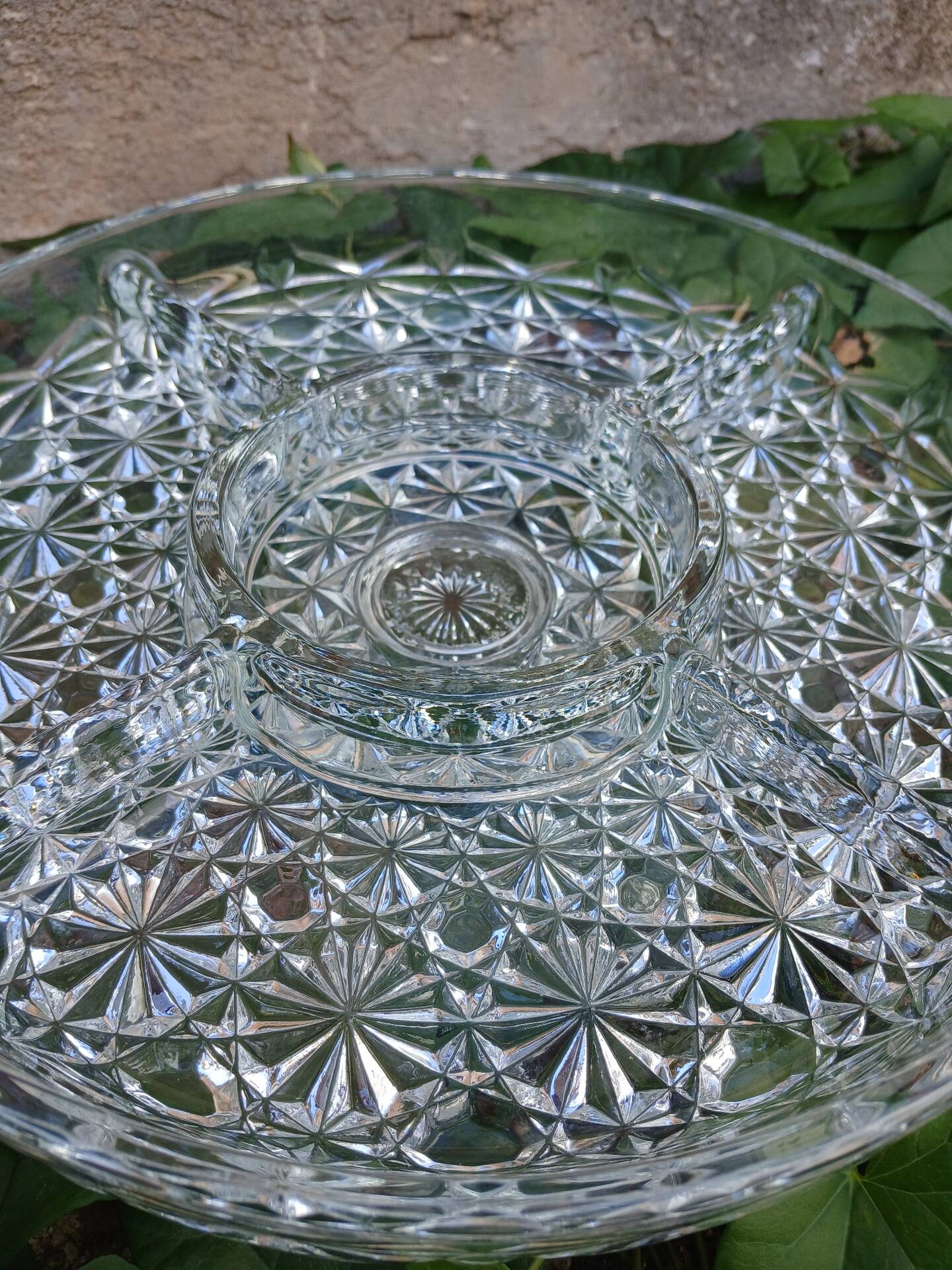 Plat apéritif vintage en verre moulé
