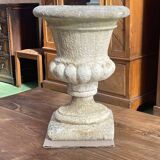 Médicis vase in reconstituted stone from the 1970s.