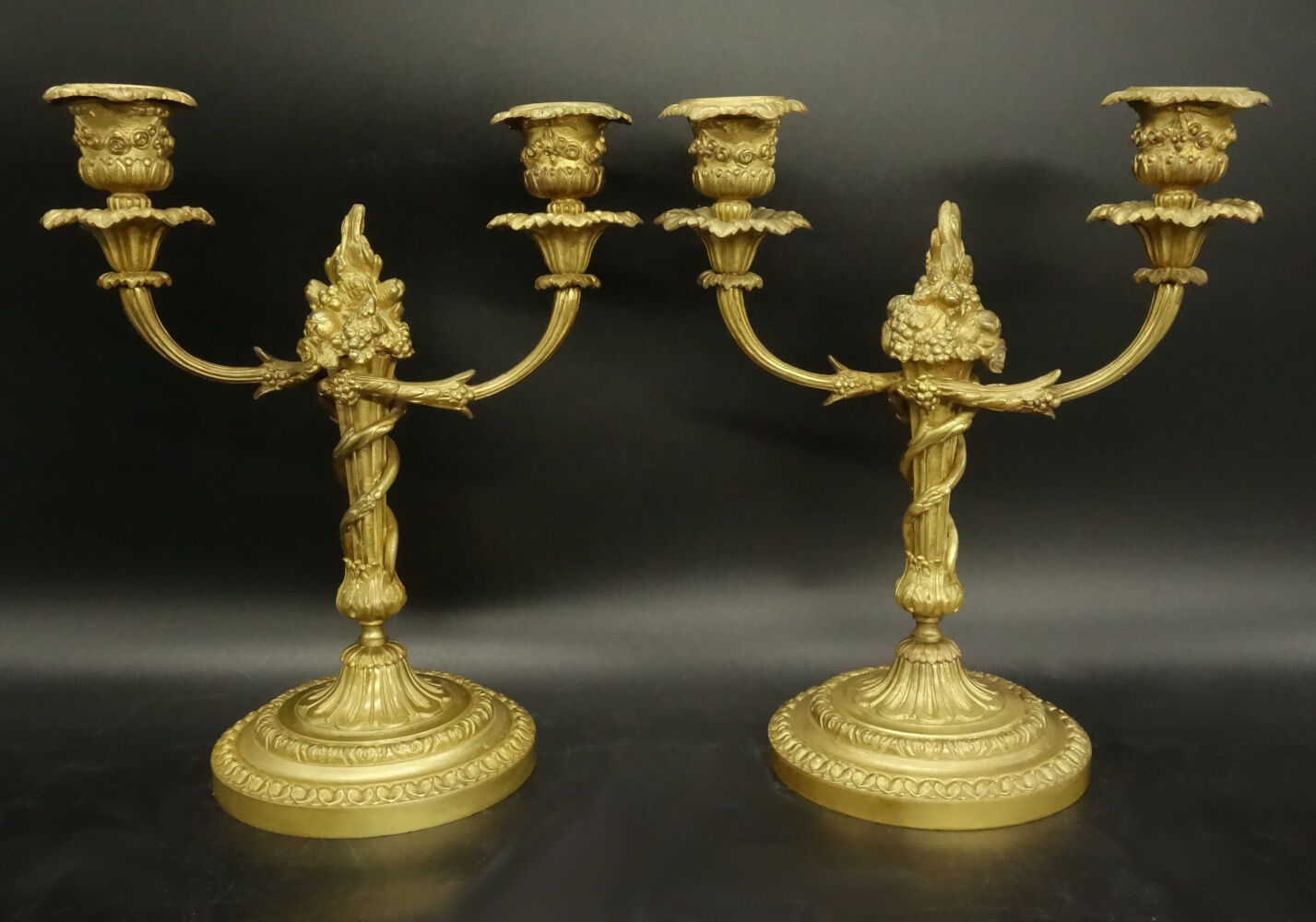 Paire de bougeoirs style Louis XVI du XIXe