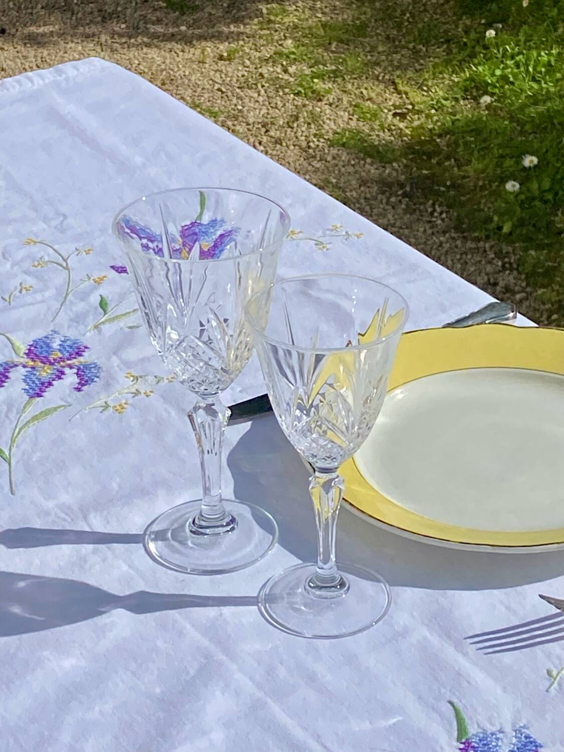 Nappe brodée à la main