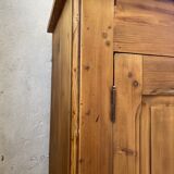 Row of pine loom furniture