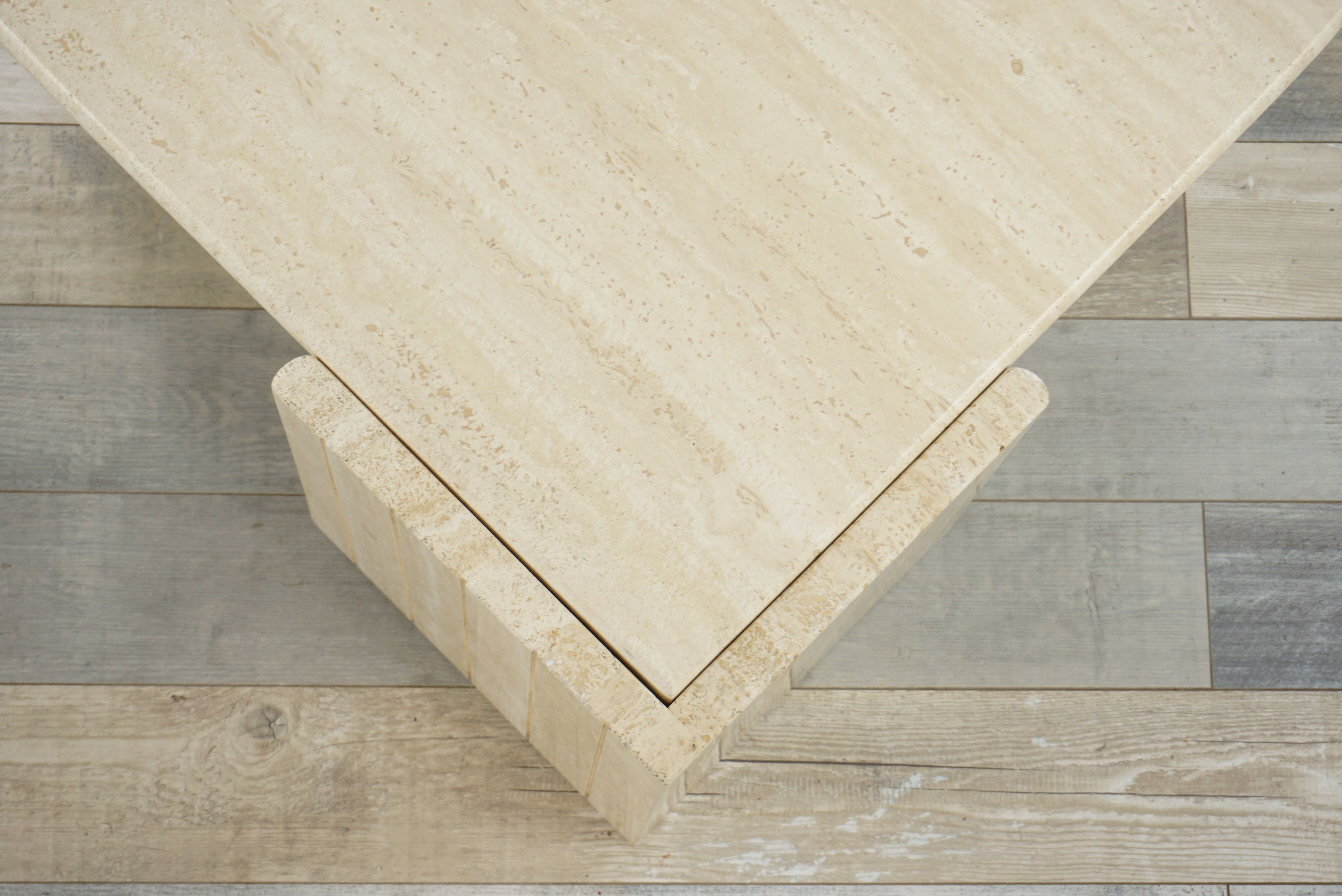 Coffee table in Italian travertine years 70