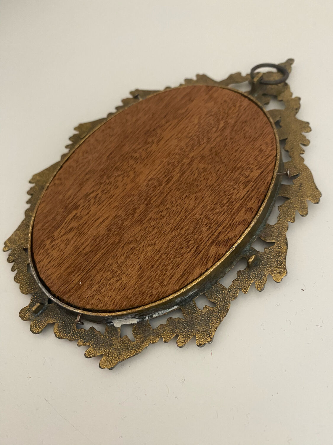 Broderie encadrée