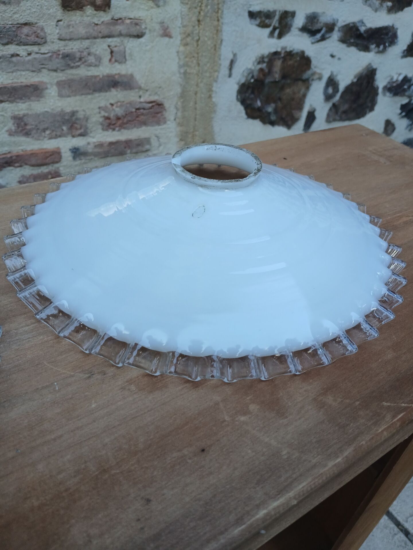 2 vintage opaline suspensions
