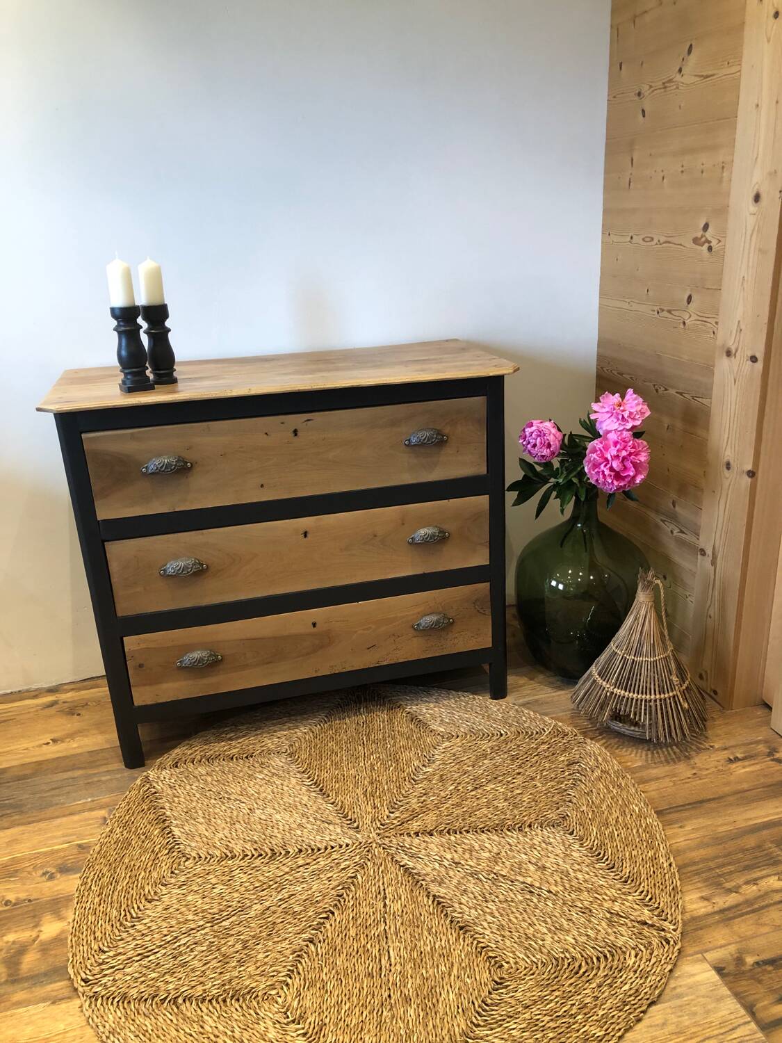Country chest of drawers