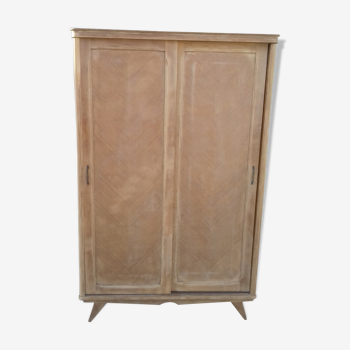 Armoire pieds compas 2 portes coulissantes en bois brut vintage