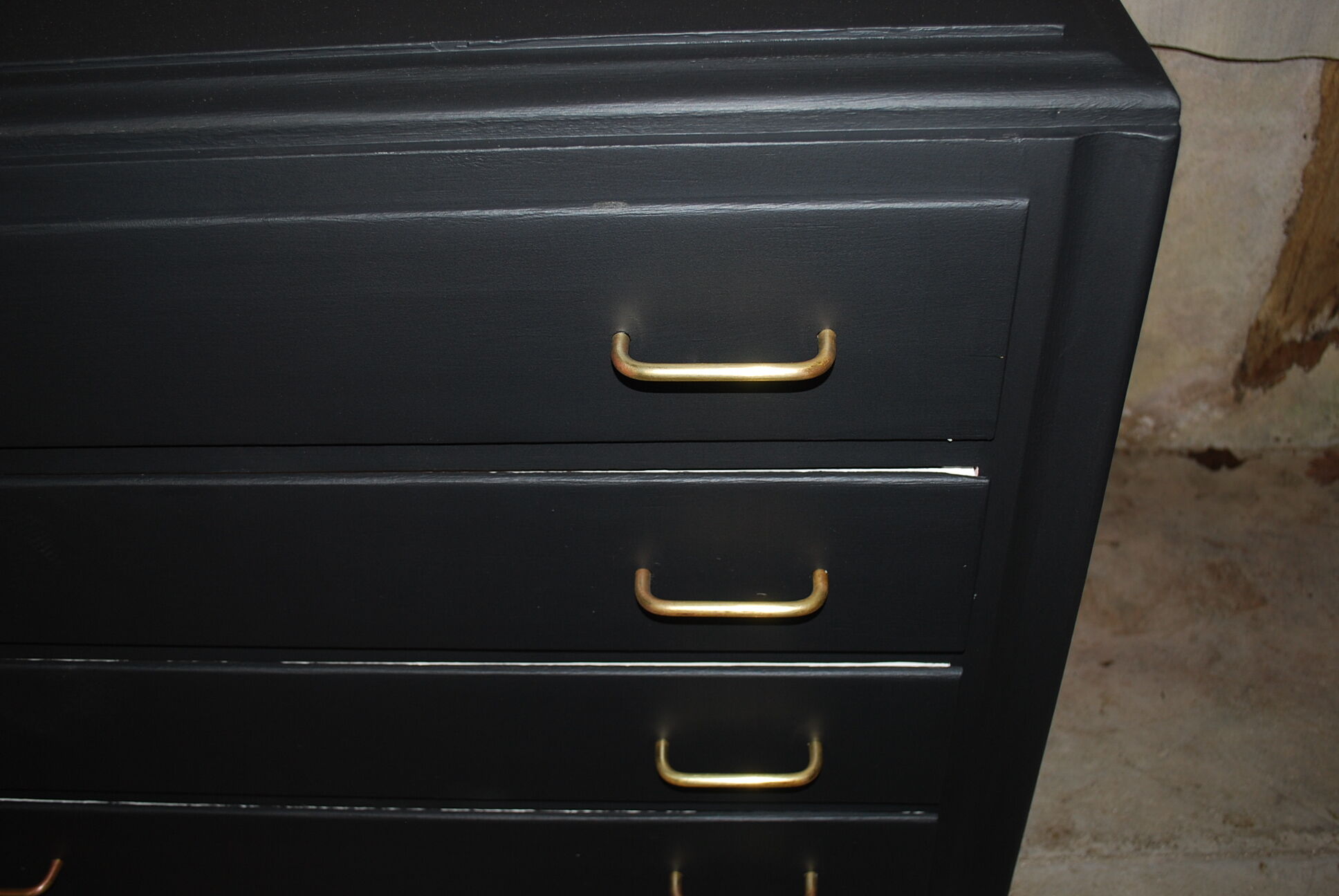 Chest of drawers