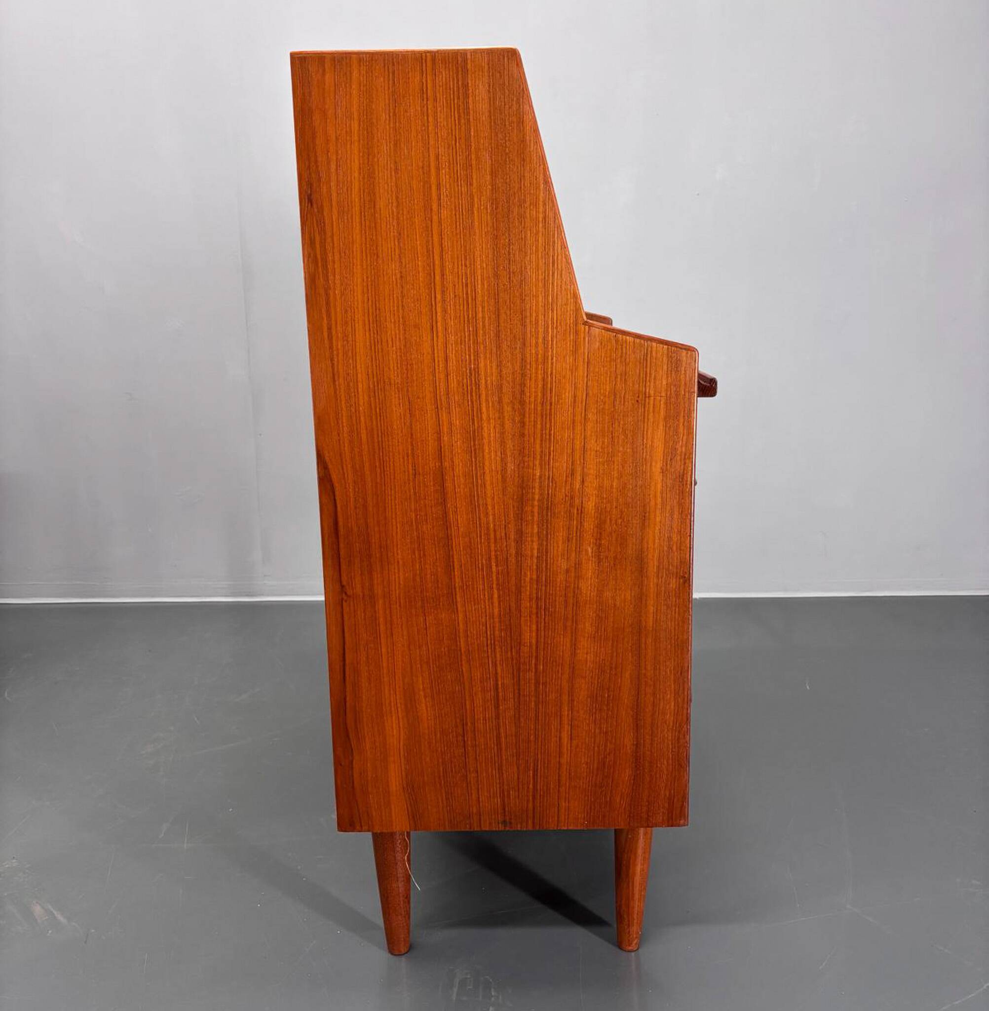 Commode à écrire en teck danois des années 1960