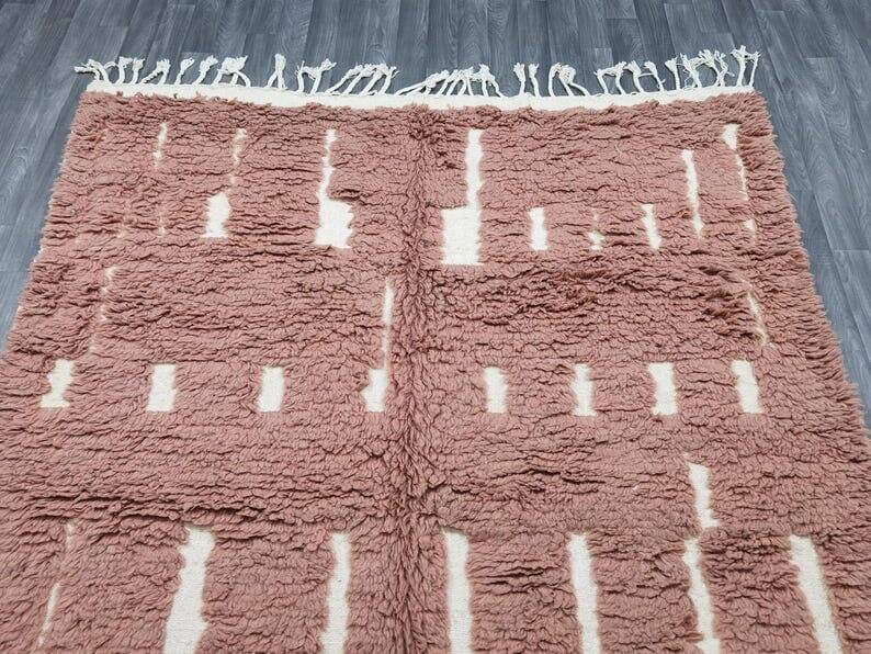 Traditional handmade pure wool rug size 145 x 255 cm