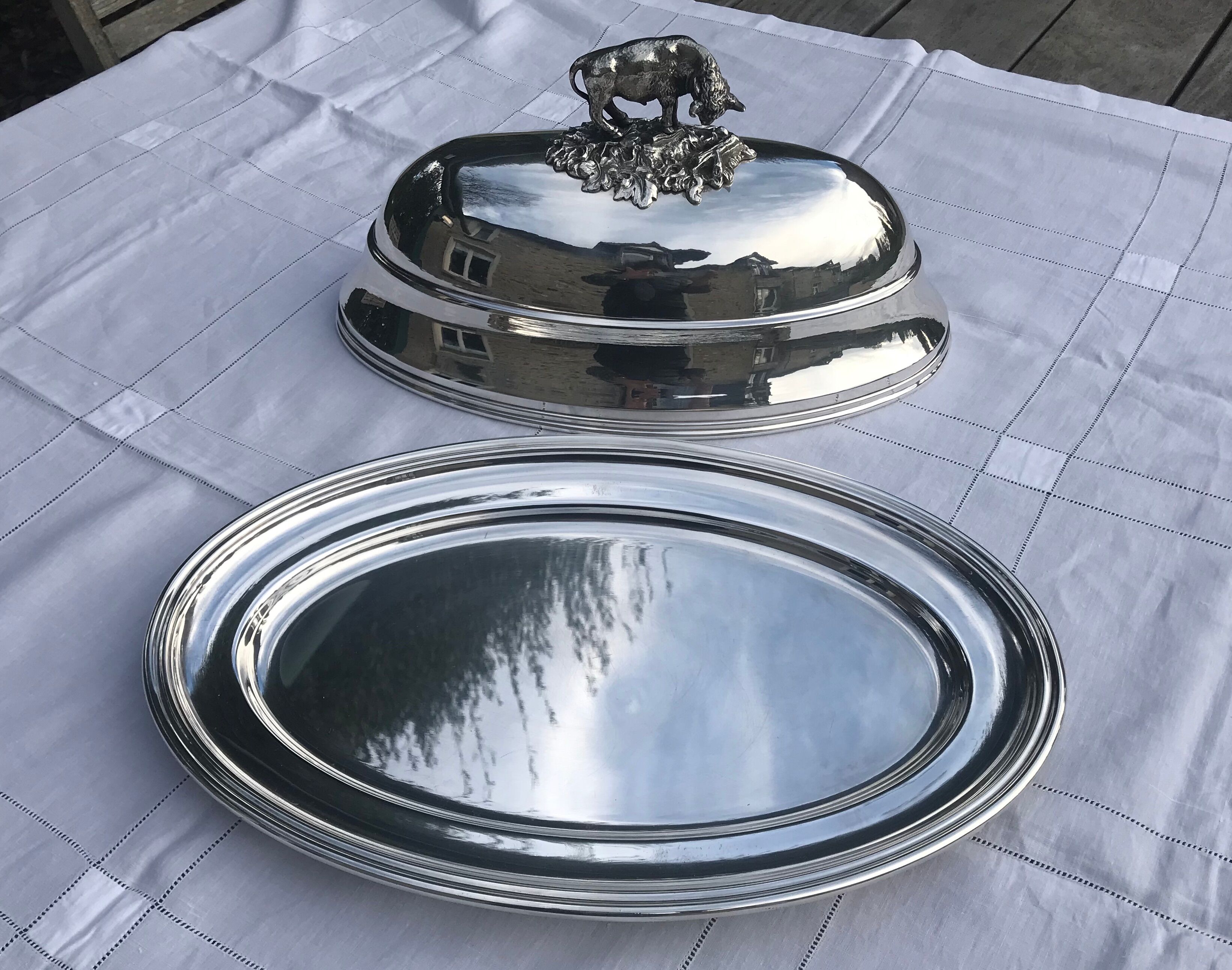 Roasting bell with its dish