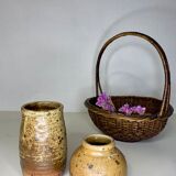 Small speckled sandstone pot