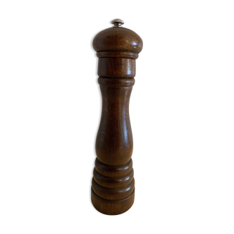 Pepper or pepper mill in wood Peugeot Frères Lion, height 26 cm