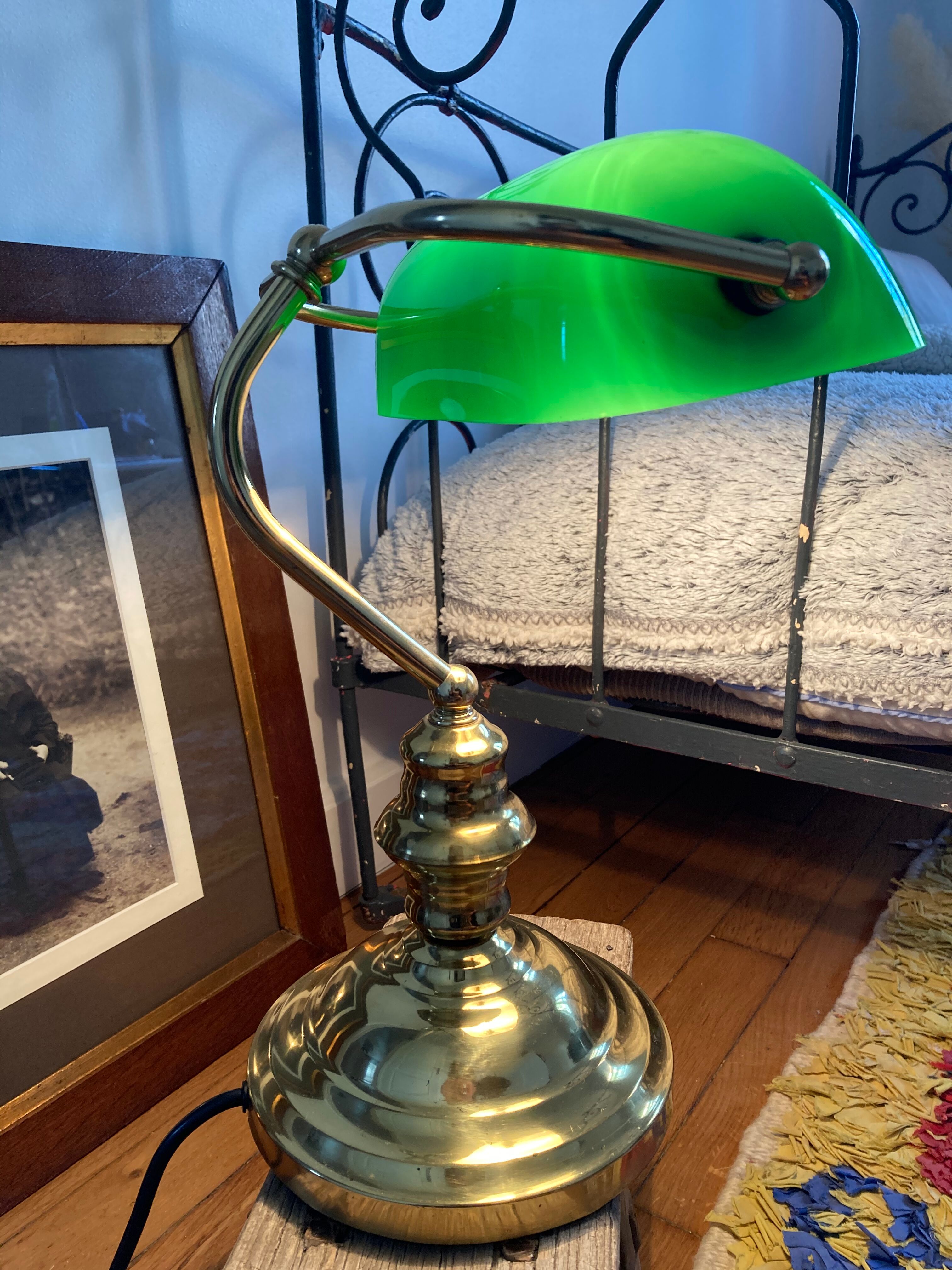 Notary lamp
