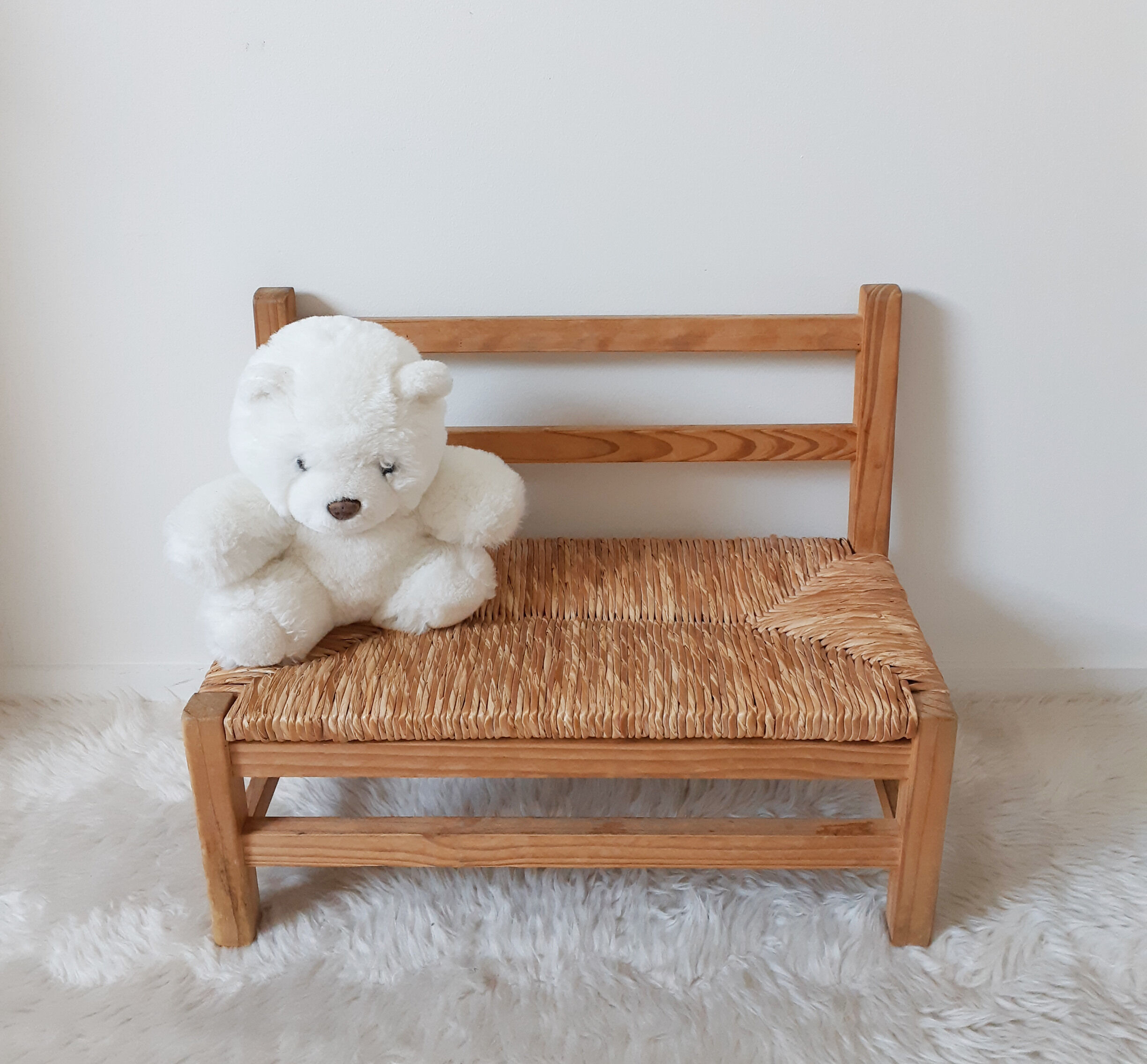 Banc enfant en bois et paille, vintage