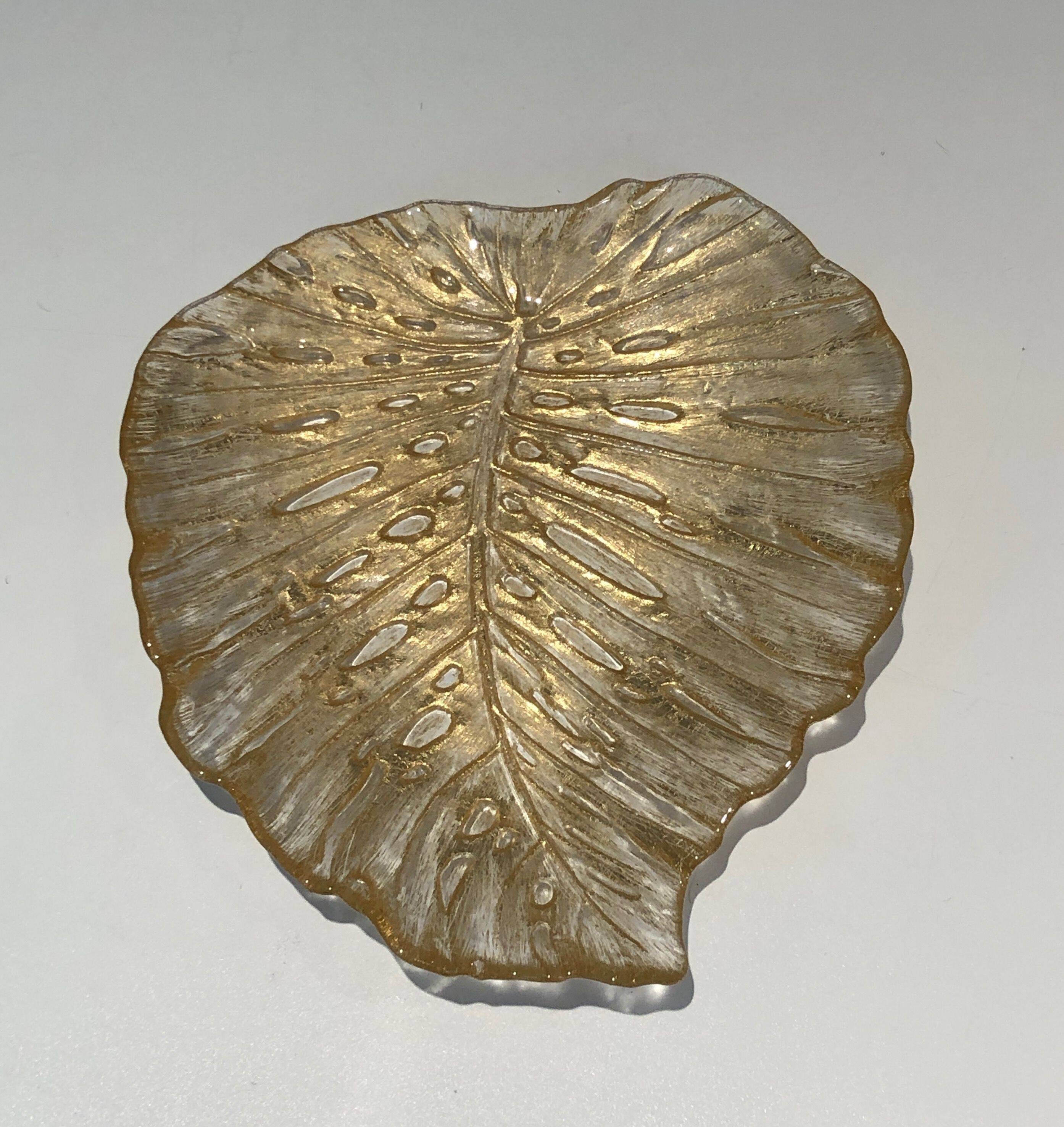 Leaf-shaped ashtray in Murano crystal
