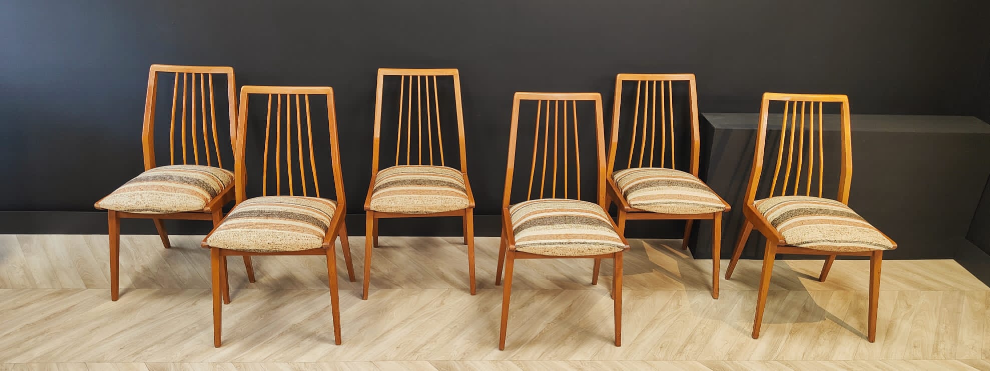 Six mid century dining table chairs