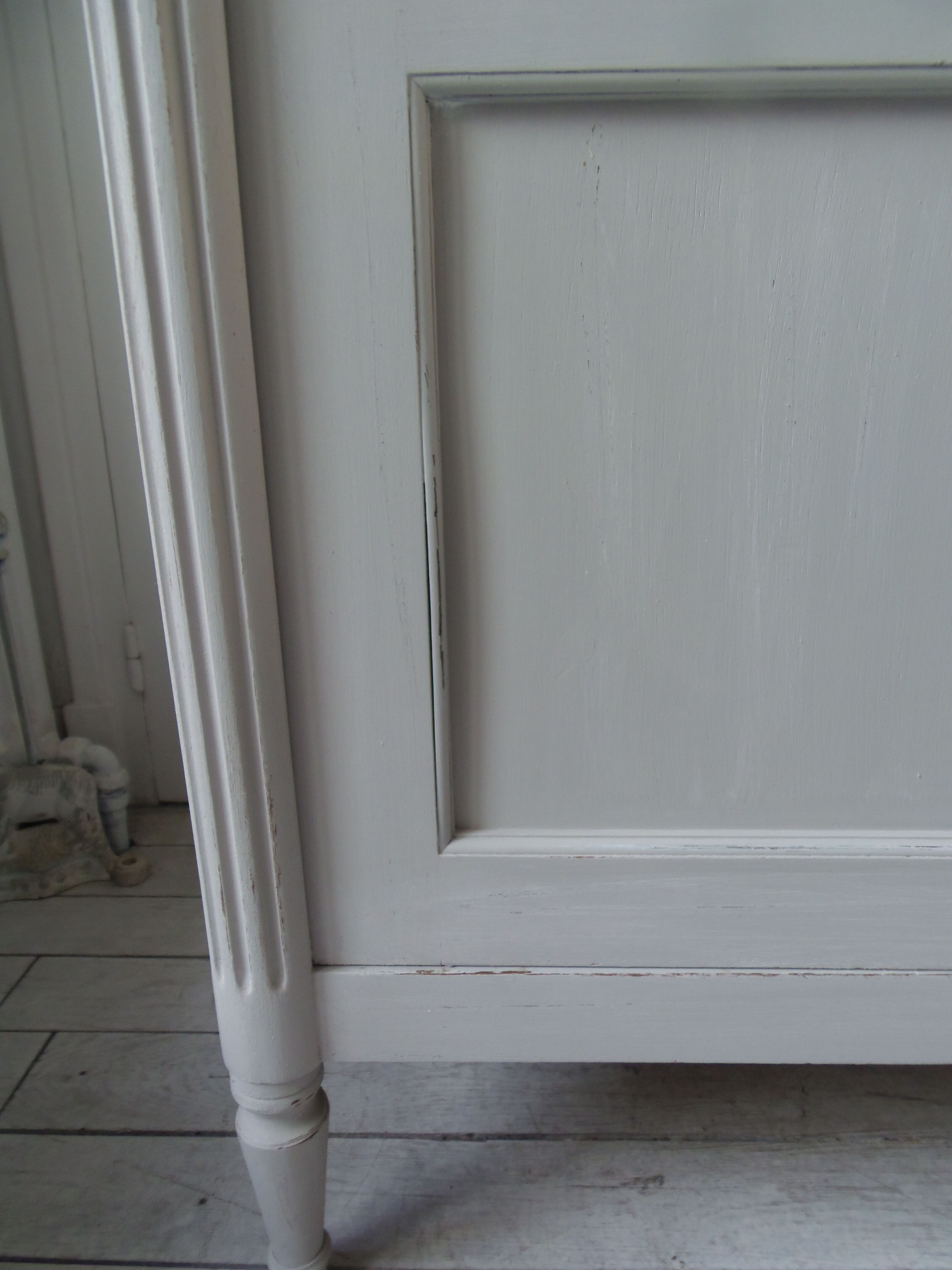 Showcase, old weathered vessel pearl gray, 2 glass doors.