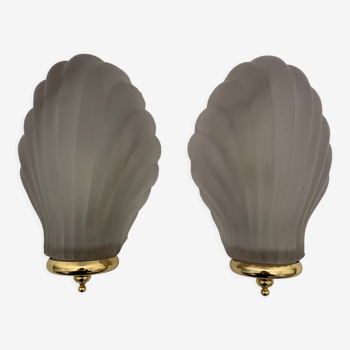 Pair of sconces decorated with vintage shells