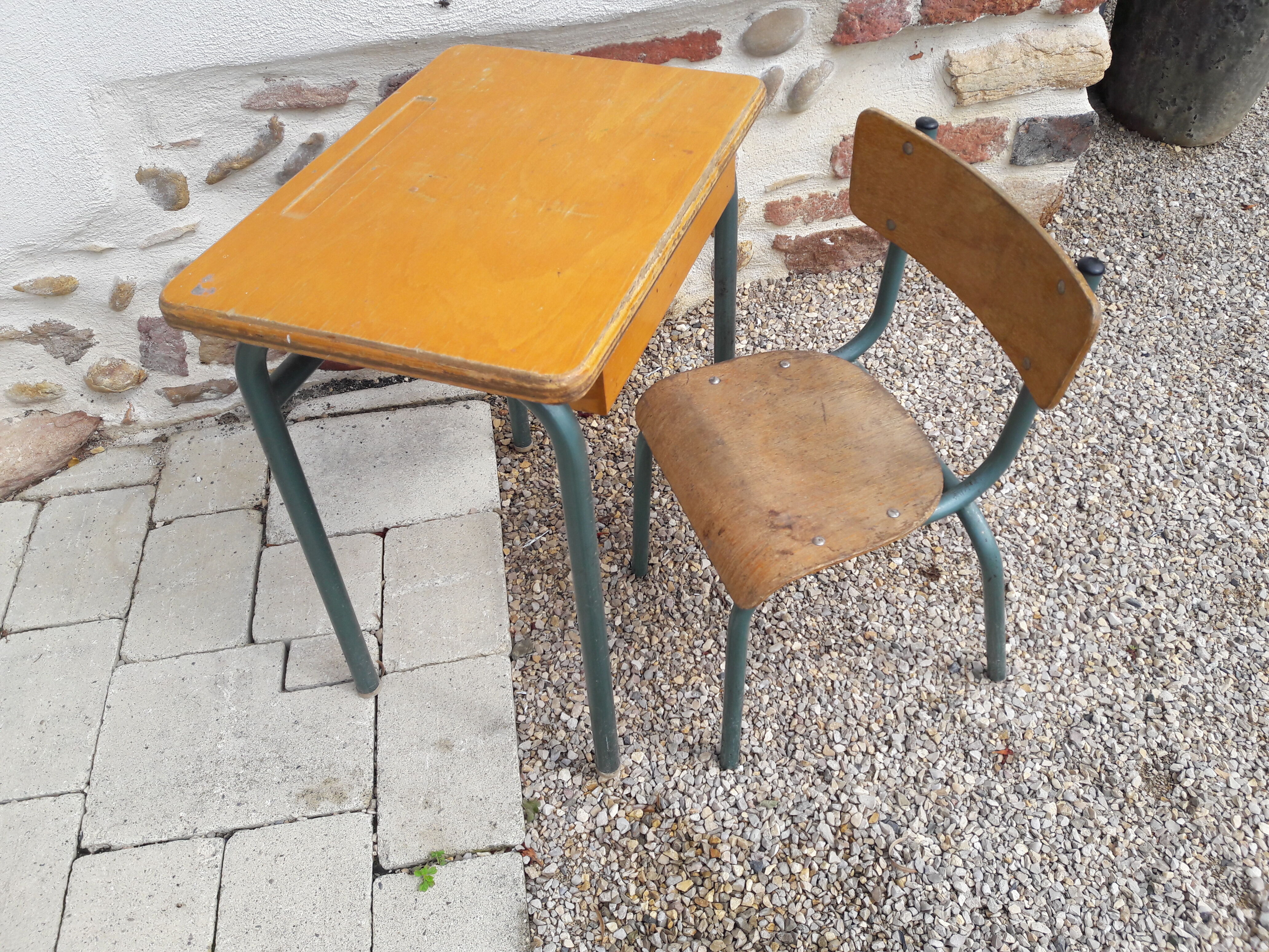 School desk with a chair