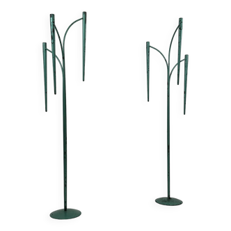 Paire de grands chandeliers sur pied vintage 1960