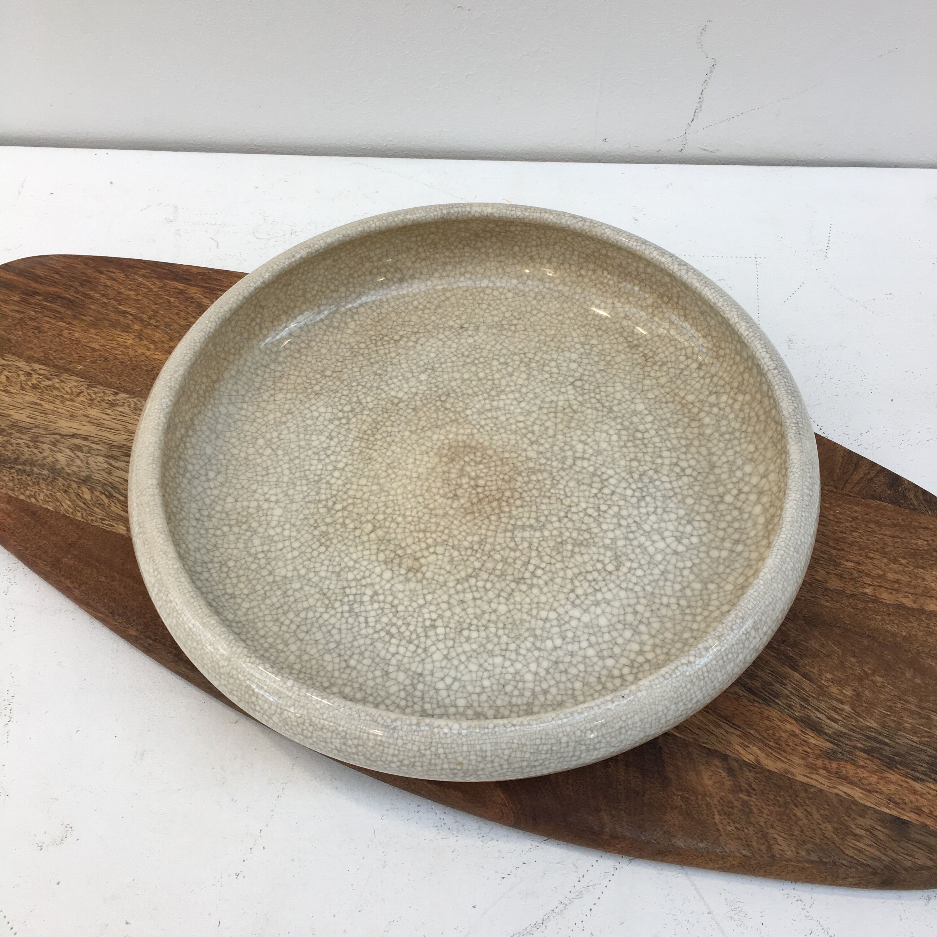 Plat en émail craquelé Boch La Louviere