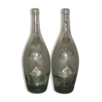 Paire de bouteilles des années 60 en verre irisé