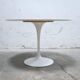 Round tulip table in marble by E. Saarinen for Knoll International