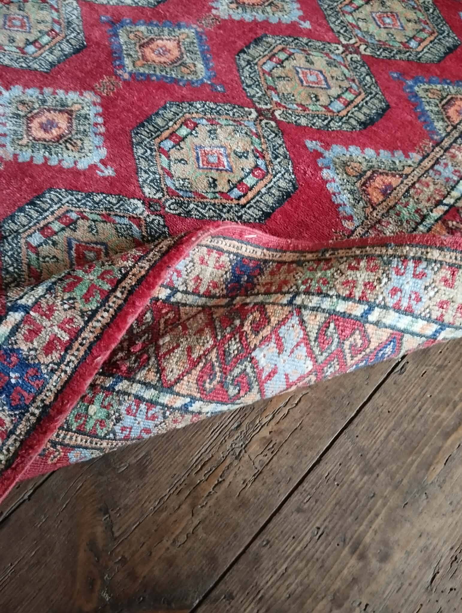 Handmade Turkmen Bukhara carpet 173x113cm