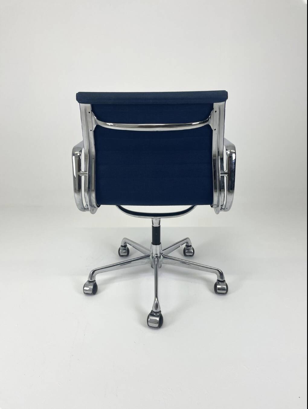 Blue fabric office chair, ICF - Charles Eames, Ray Eames - EA108 aluminum group