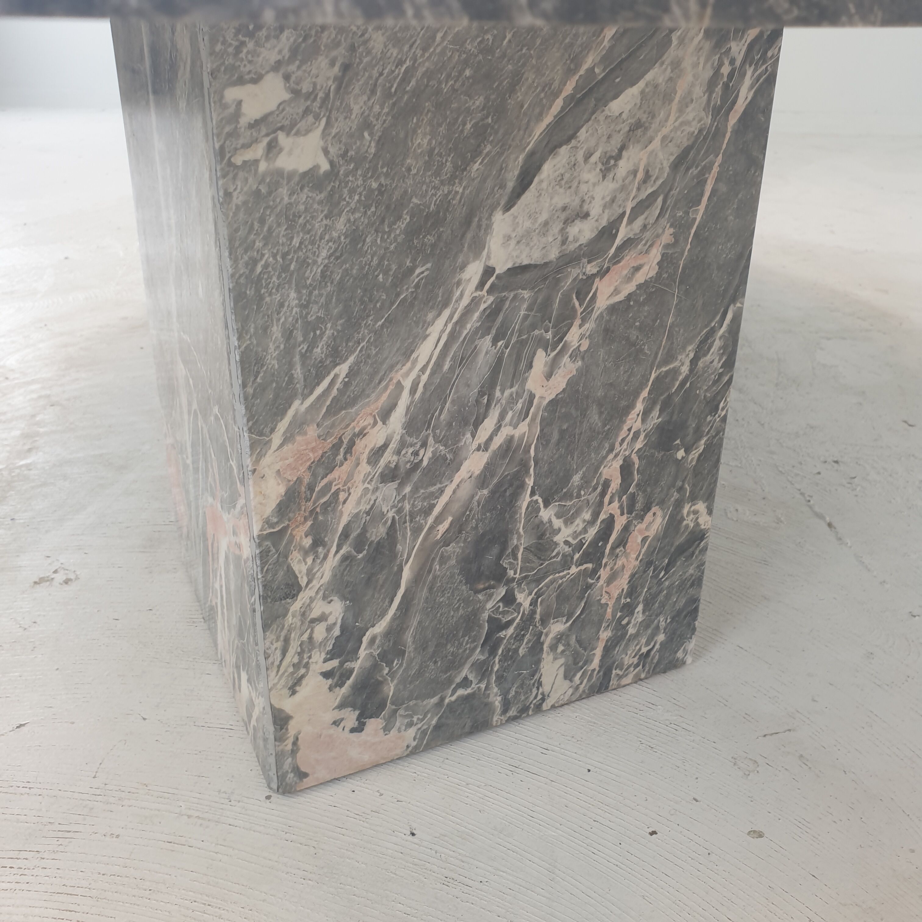 Italian marble leaf shape coffee table, 1980's