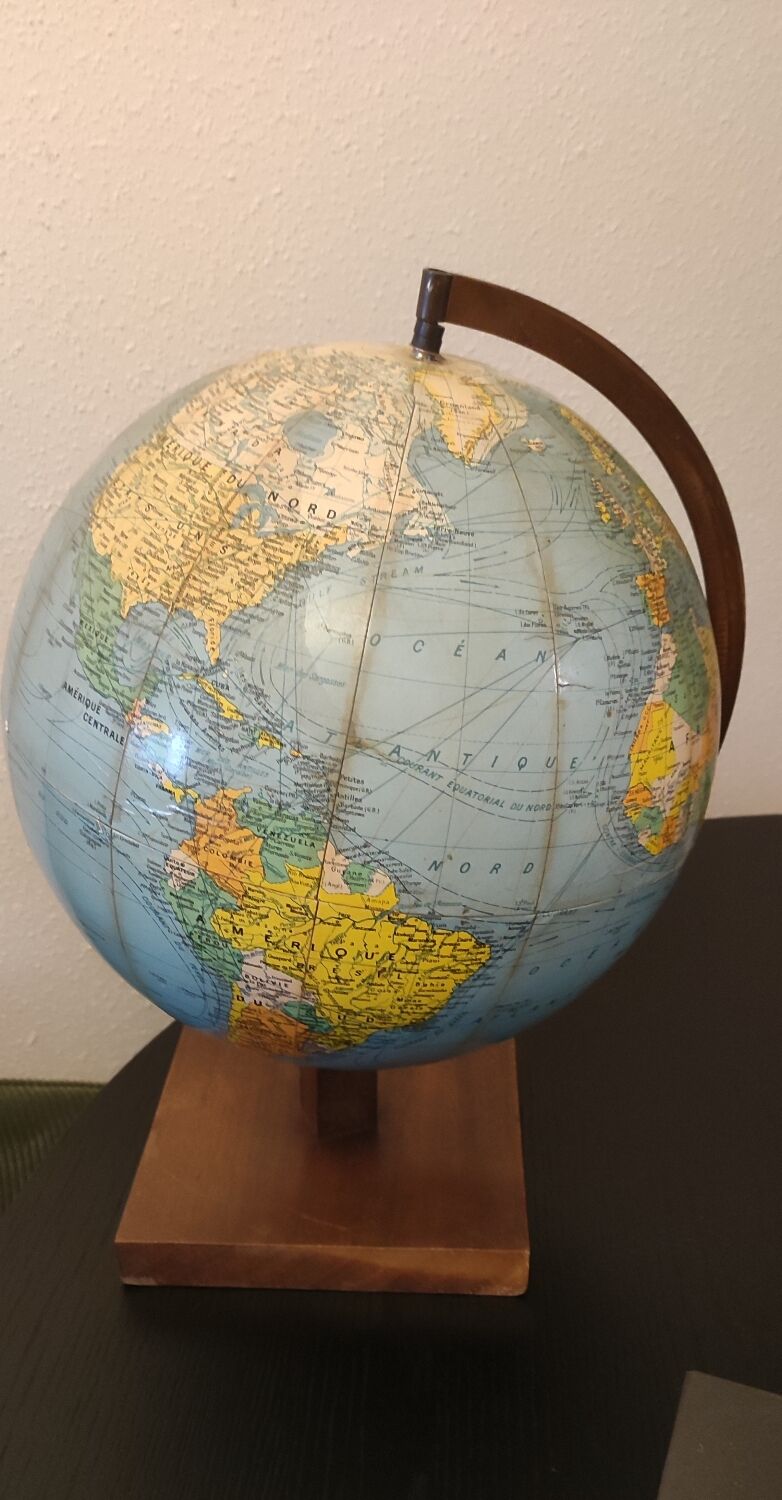 Girard and Barrère terrestrial globe