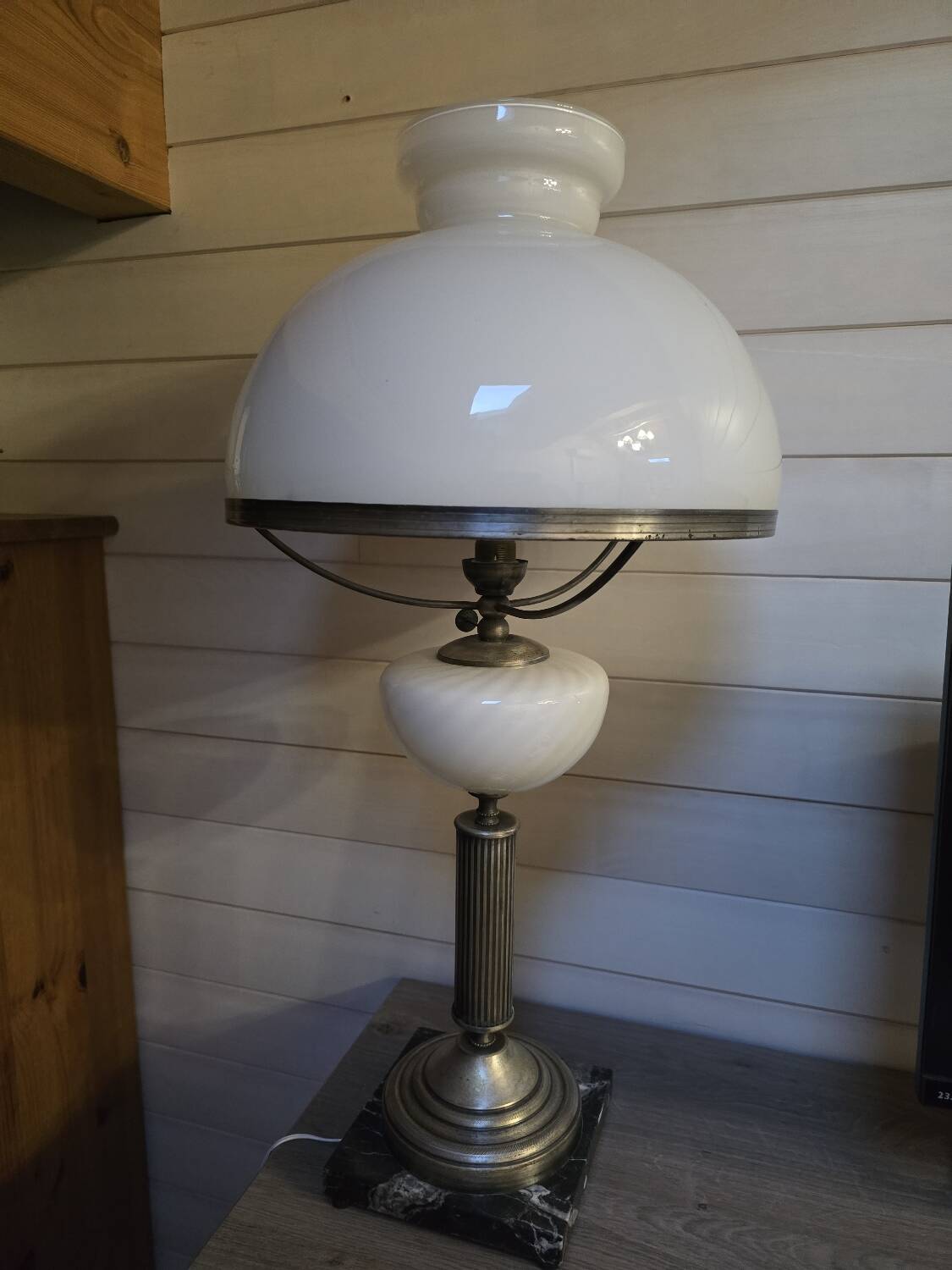 Notary lamp, white opaline, patinated metal and marble.