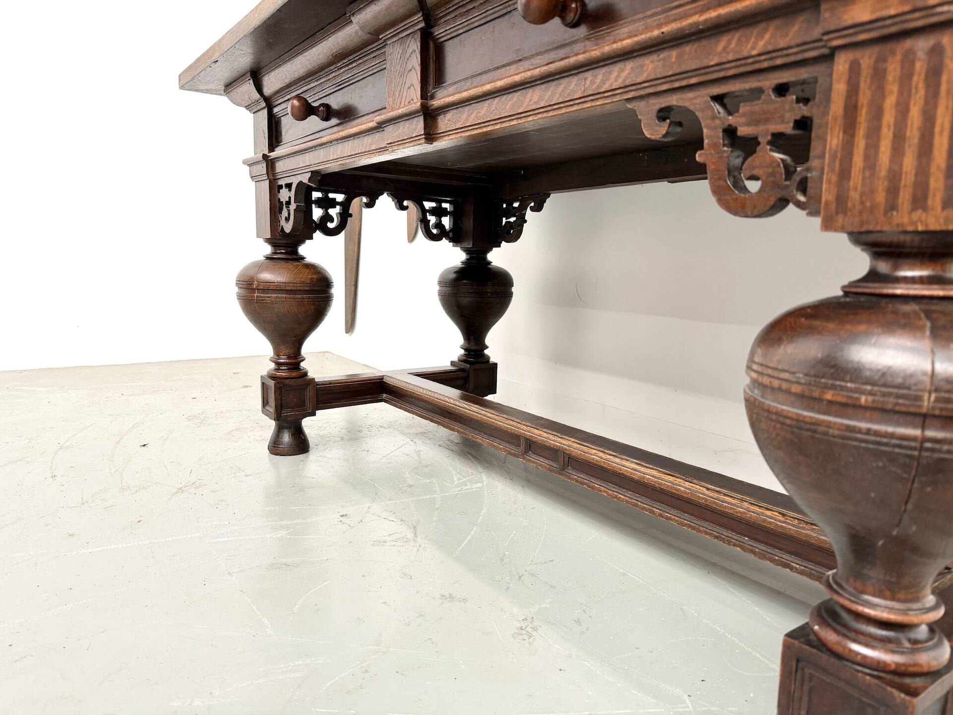 Neo-Renaissance desk in solid oak, circa 1900