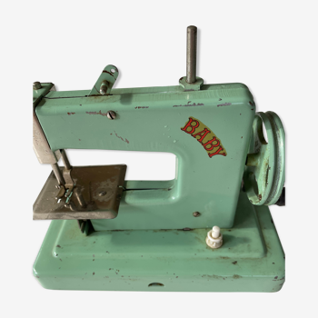 Sewing machine toy for decoration or collection
