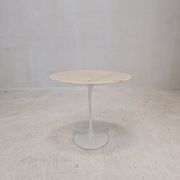 Oval marble side table by Eero Saarinen for Knoll