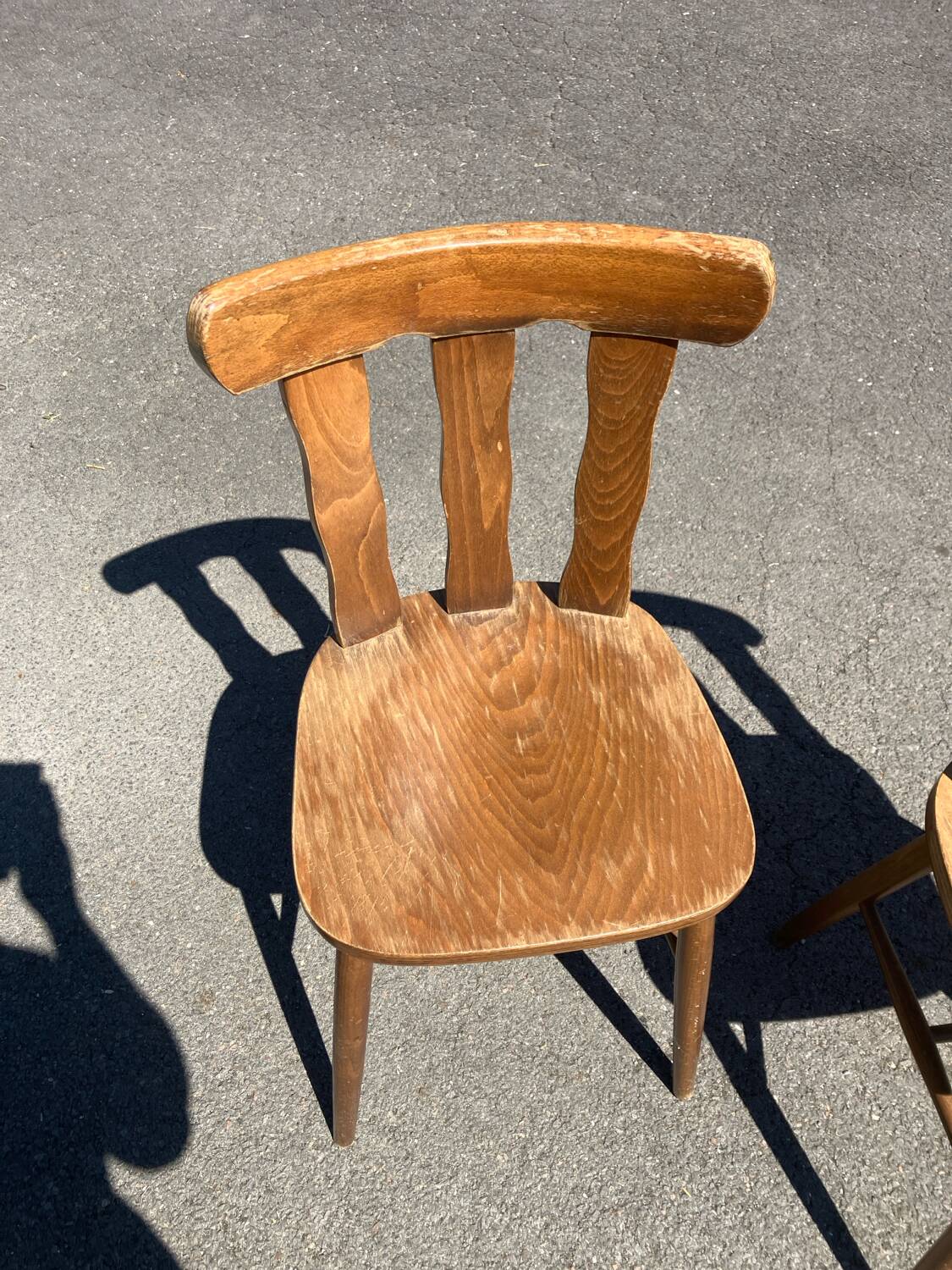 2 chaises bistrot vintage avec estampillées