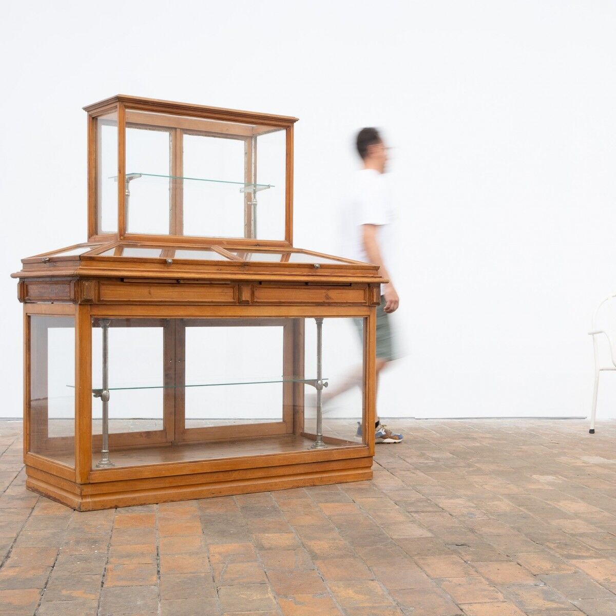 Ancienne vitrine de présentation - début du XXème siècle