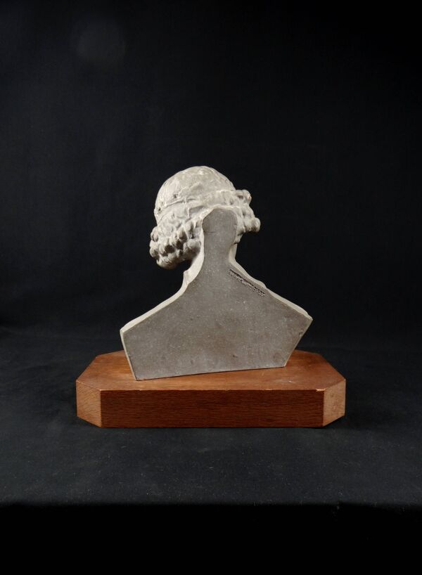 Buste en terre cuite de l'ange au sourire de la cathédrale de Reims avec socle