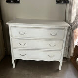 Chest of drawers with 3 curved legs