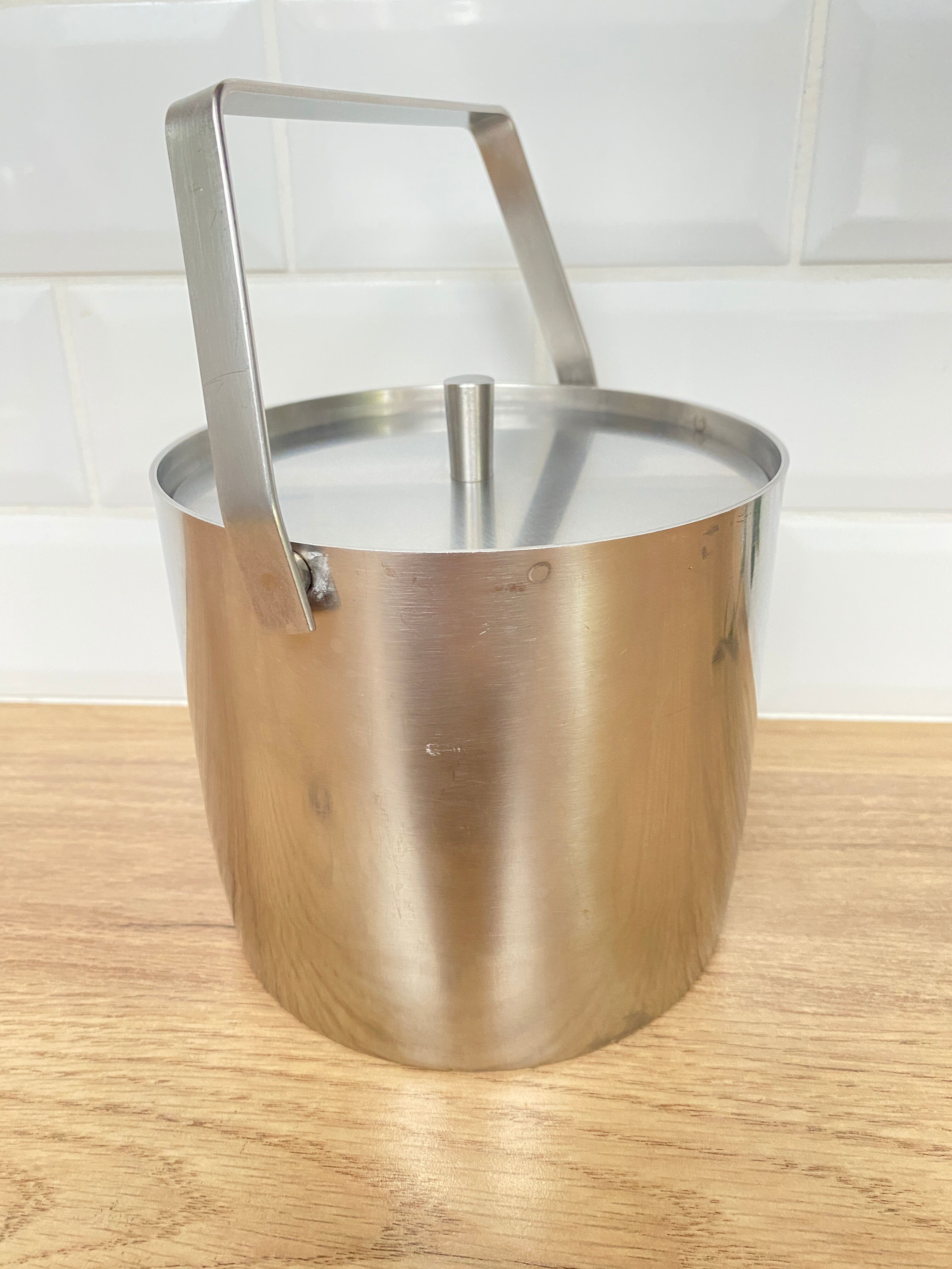 Stainless steel ice bucket