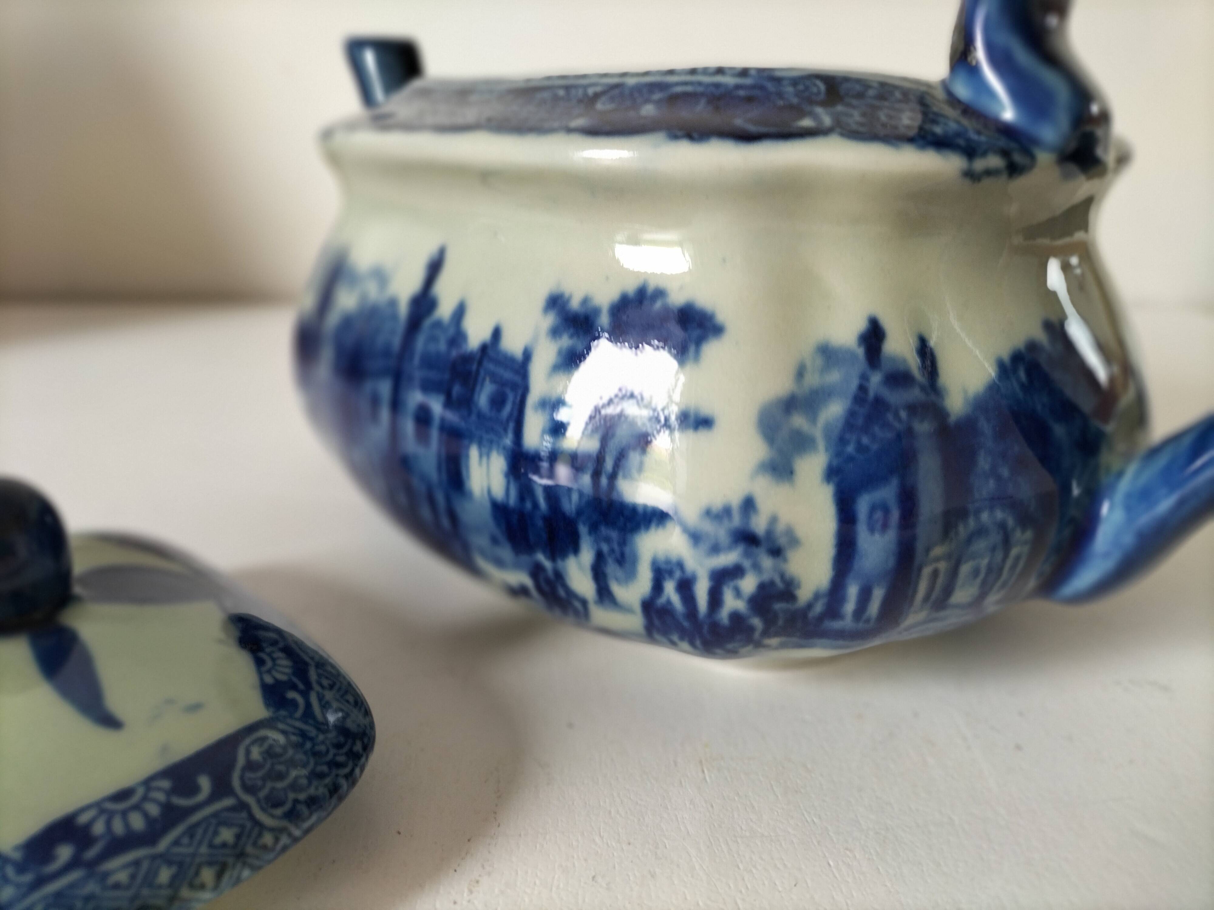 English ironstone teapot – Victoria Ware Ironstone