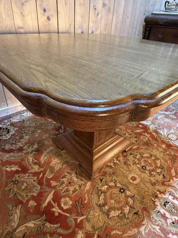 Table de salle à manger époque Art Dé co en chêne massif