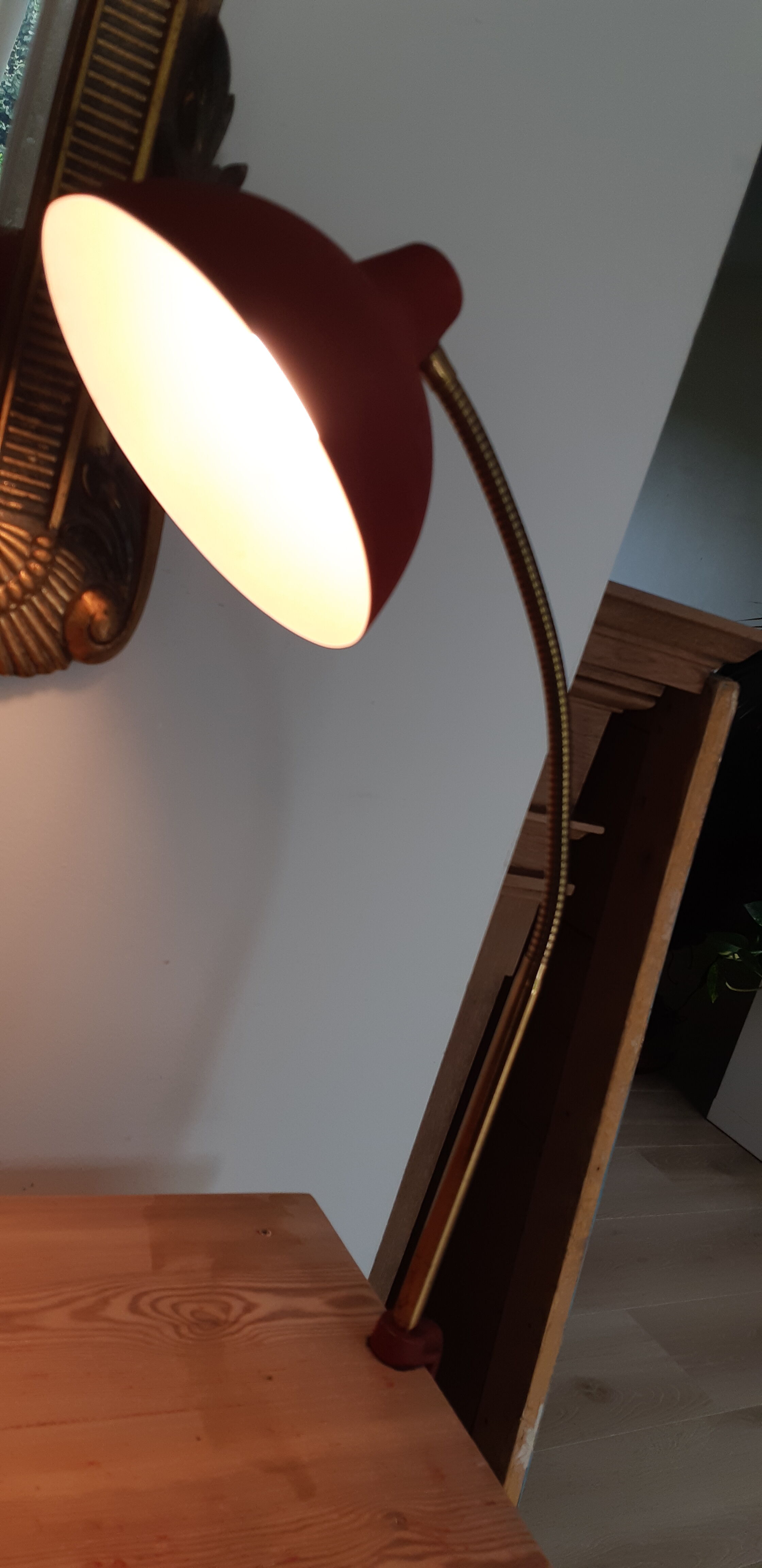 Red screw-on desk lamp