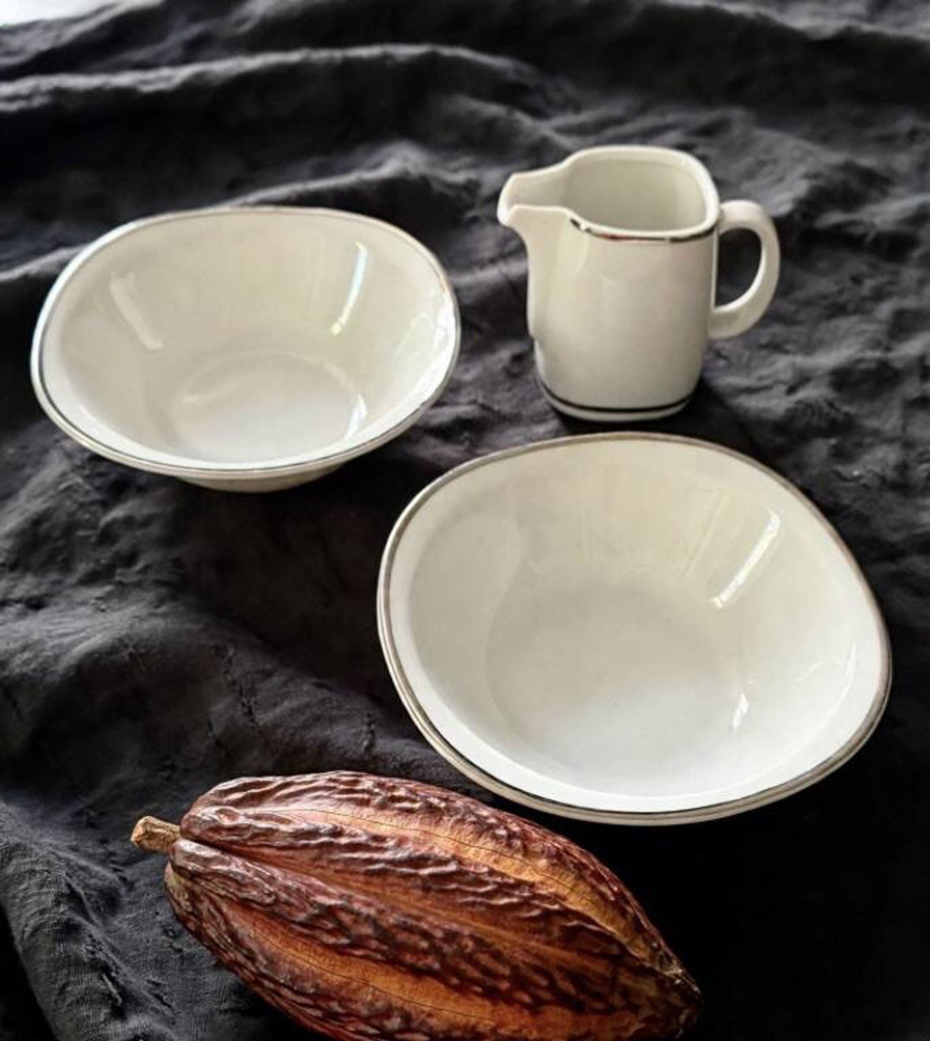 Small milk jug and porcelain bowls Schirnding Bavaria