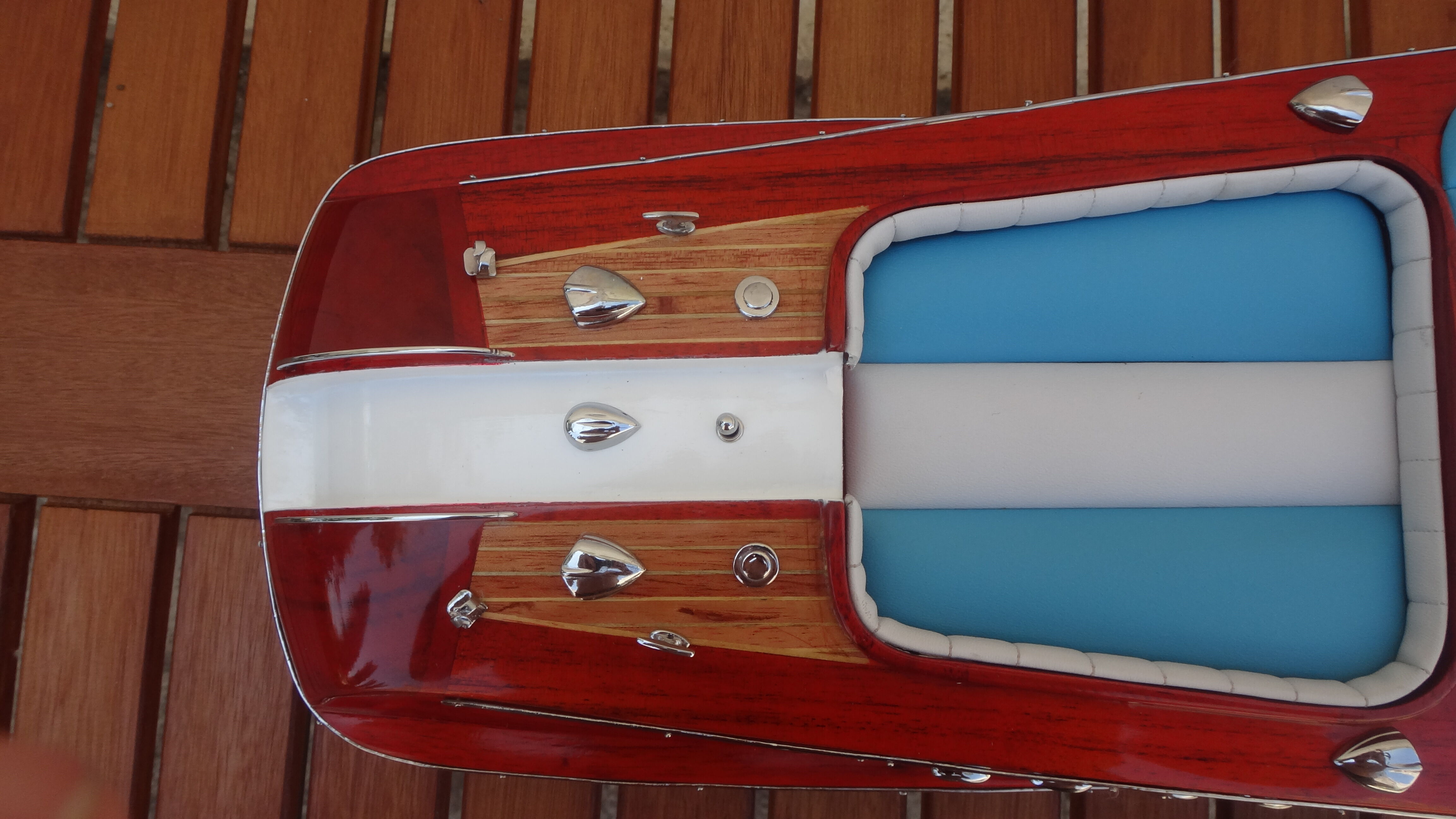 Model boat Riva Aquarama 63 cm