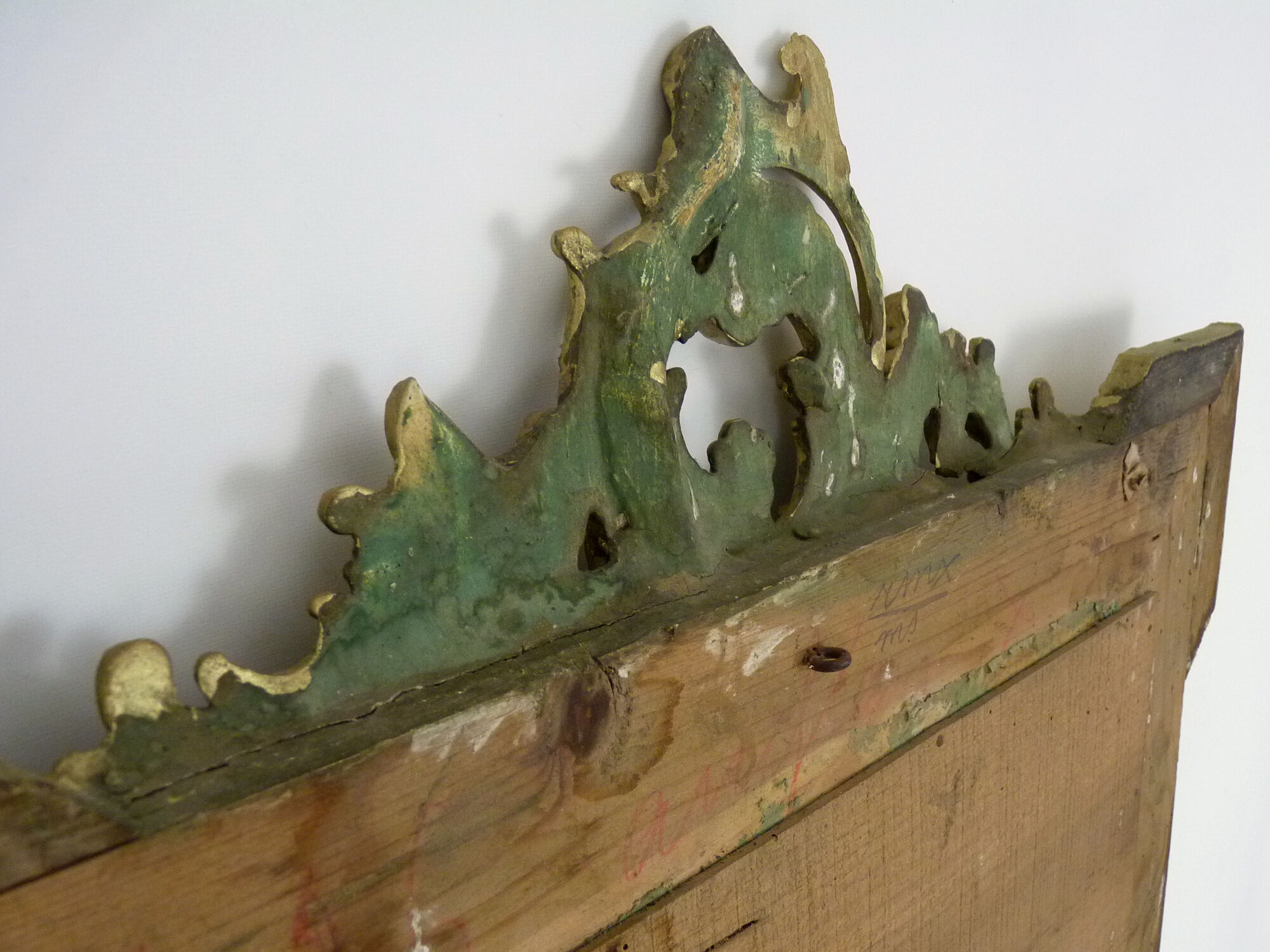 Old wall mirror in wood and gilded stucco, Louis XVI style. XIXth