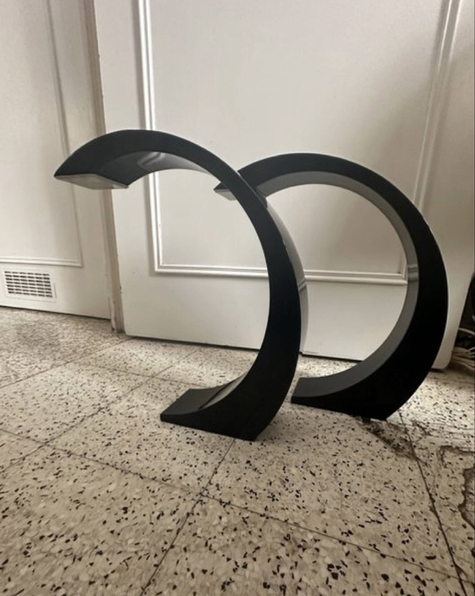 Half Back Moon design lamp